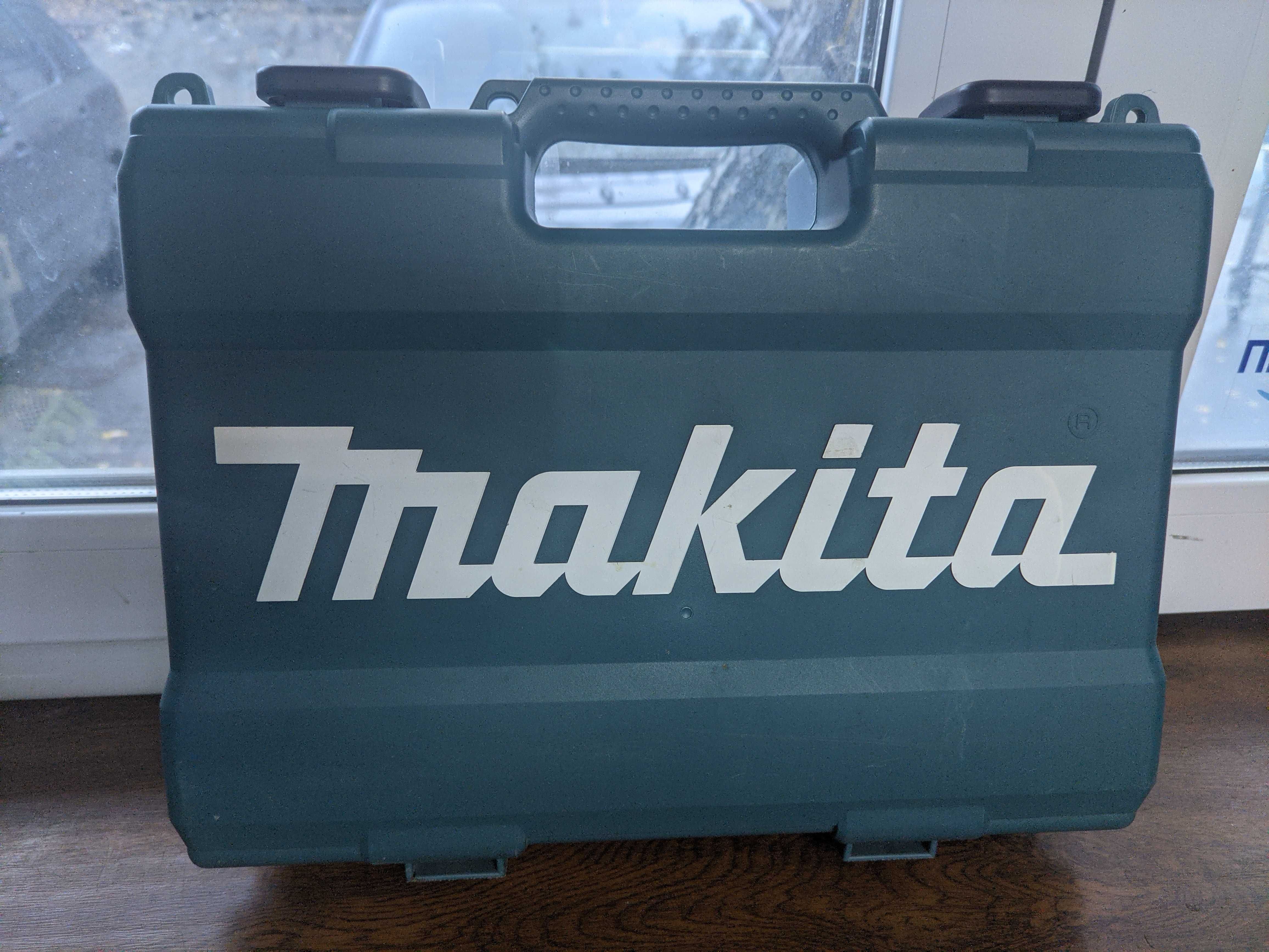 Дриль-шуруповерт MAKITA DF333DWYE