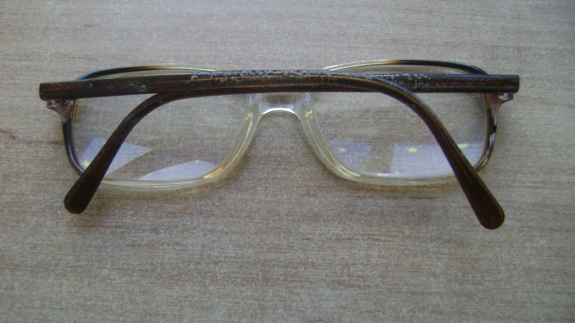 Starocie z PRL - Okulary męskie korekcyjne +2,5 dioptrii rozstaw 14 cm