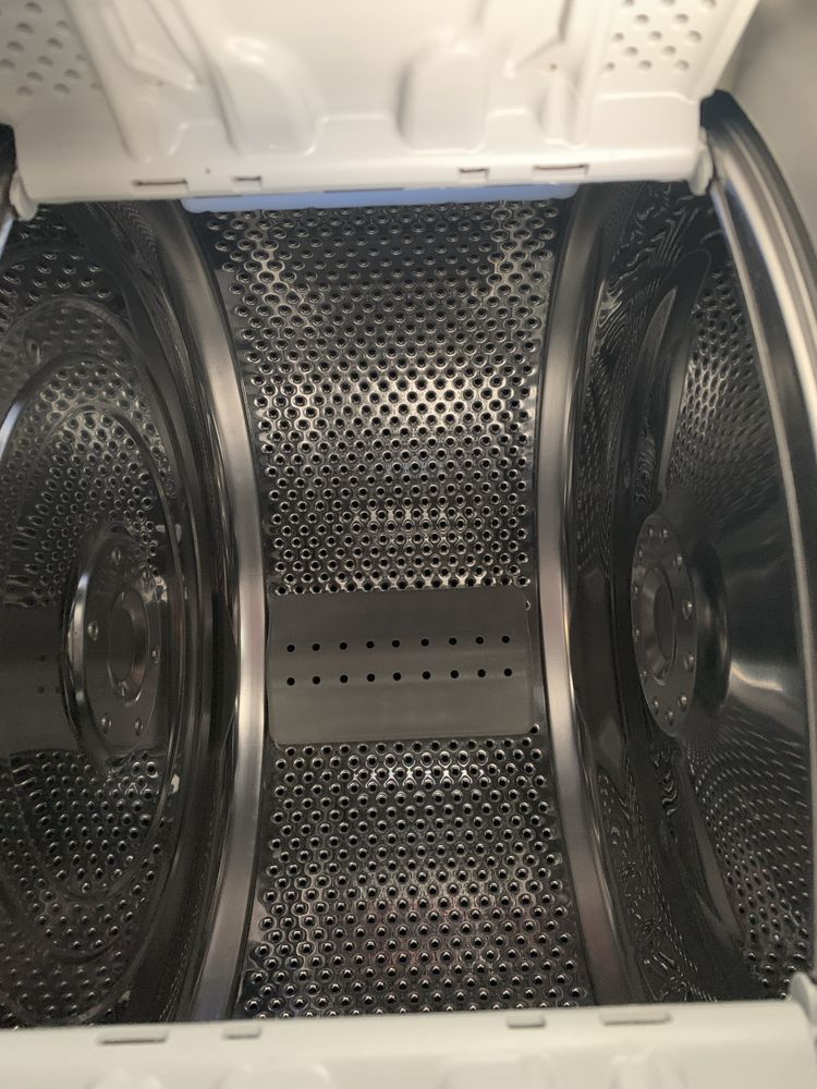 Вертикальна пральна машина Electrolux EWT11366HGW