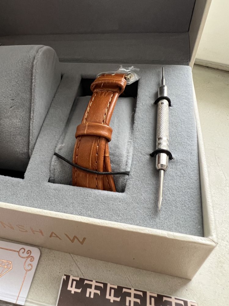 zegarek Thomas Earnshaw Damski z bransoletką i paskiem ES-8154-05