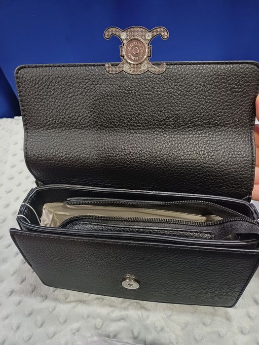 Жіноча чорна сумка кросбоді