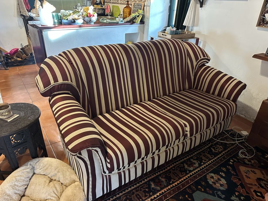 Sofa Vintage (faz cama) e vem com cadeirao
