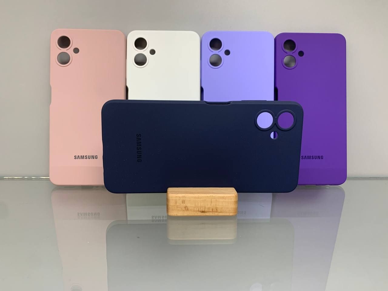 Samsung A06 с логотипом Противоударный чехол софт тач все модели
