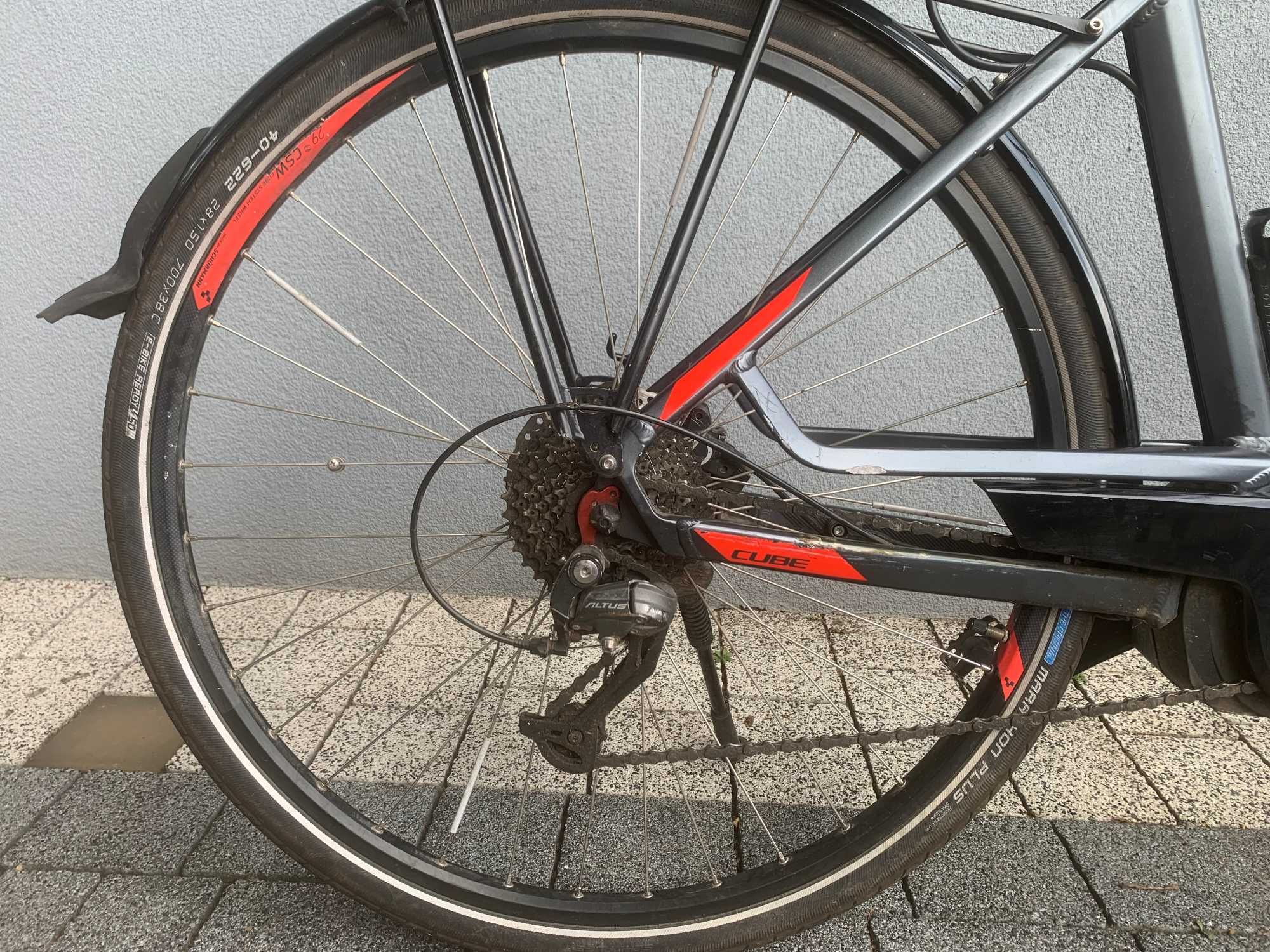 cube touring hybrid elektryczny rower trekkingowy bosch performance