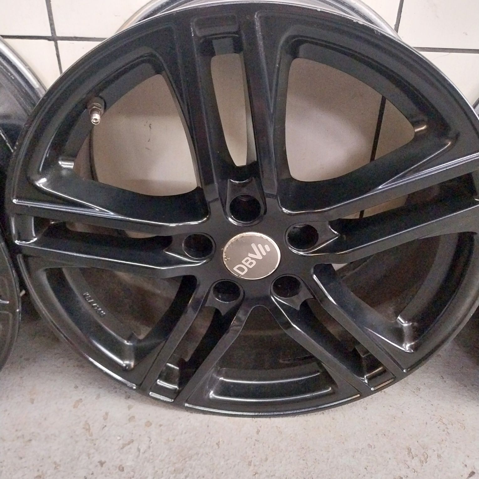 Felgi Aluminiowe R17 5x112 8J ET 35