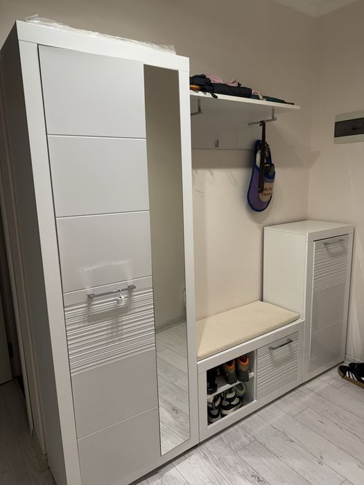 Стінка в коридор. Прихожа. Шафа