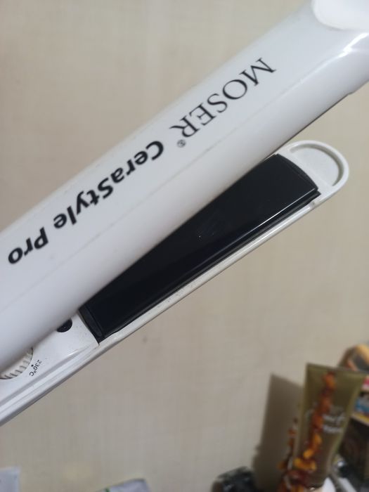 Утюжок  для волос  в отличном рабочем состоянии