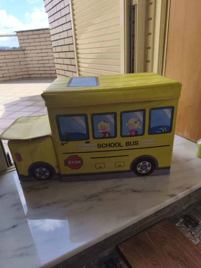 Vendo banco Puff de quarto de criança e