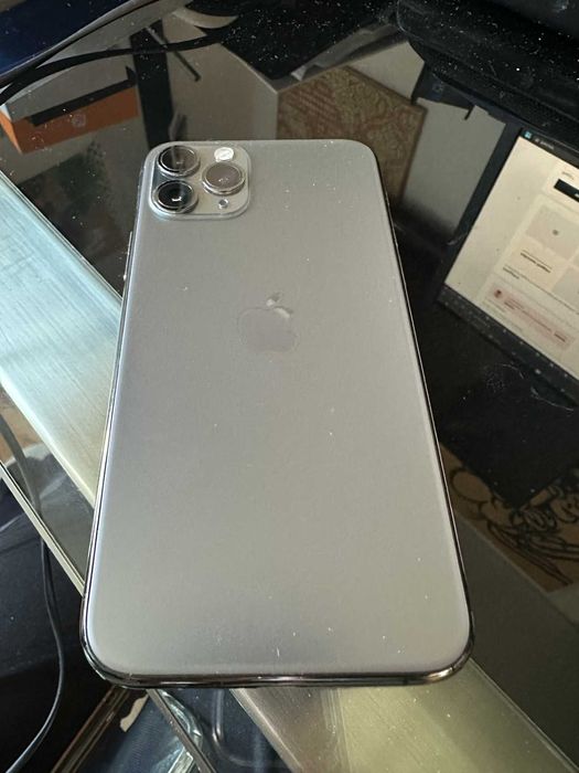 iPhone 11 Pro (256 Gb) c/capa e película de gel