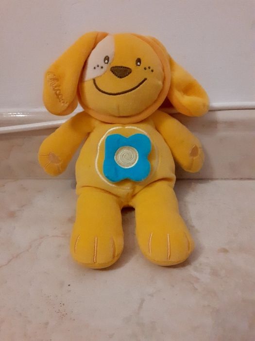 Peluches (tamanho de uma mão aberta)