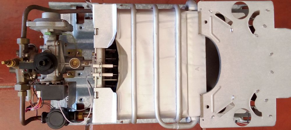 Esquentador Vaillant para gás canalizado.