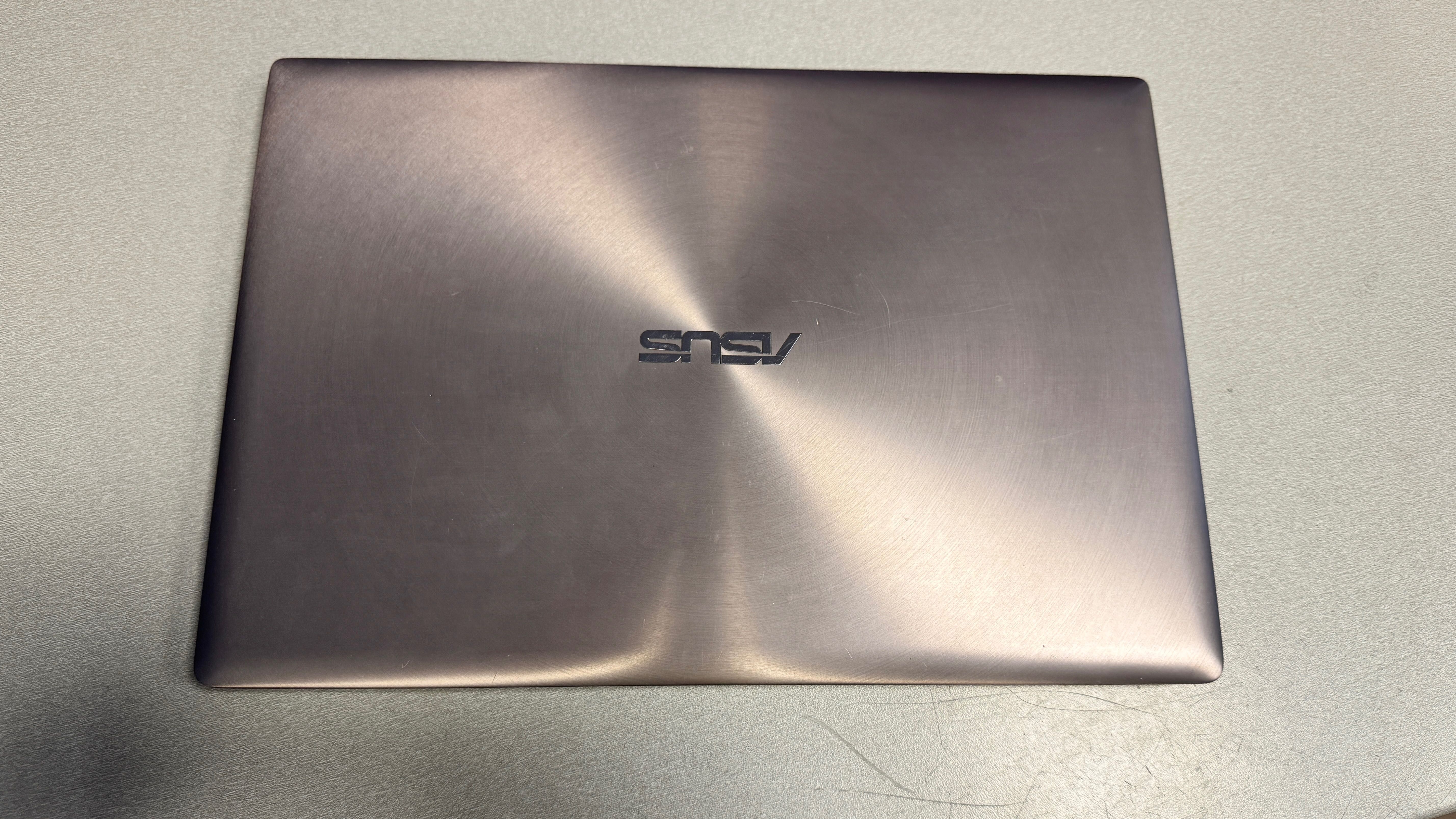 Laptop ASUS Zenbook UX303L i7  NVIDIA
