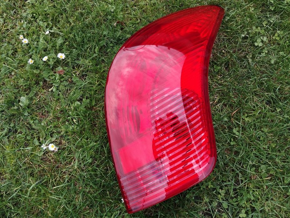 Lampa Peugeot 308SW lift prawy tył europa wkład kompletna 968-438XT