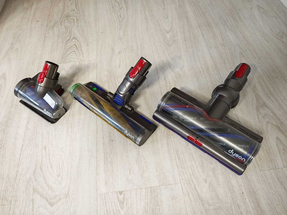 Odkurzacz Dyson V15 Detect Absolute + DUŻY zestaw dodat­ków