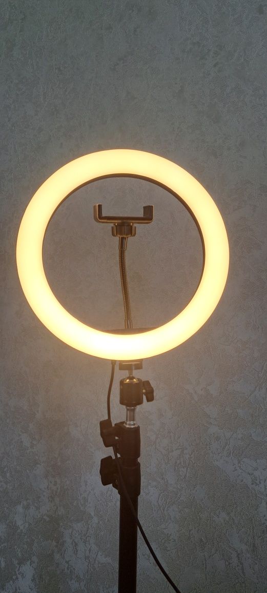Світільник кільцевий Ledvance Linear LED Mobile Ring Tripod, TikTok