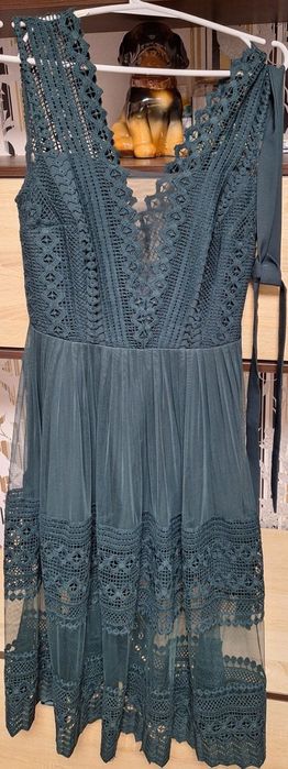 Святкова мережива сукня