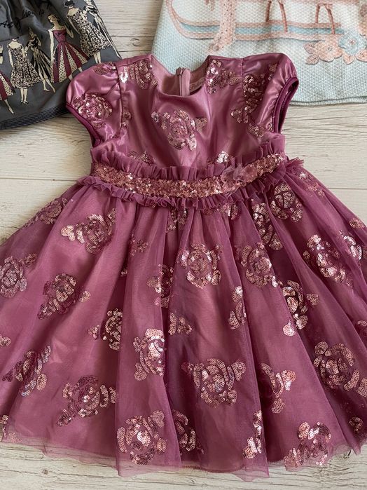 Платье очень нарядное для девочки 3-5 лет комплектом