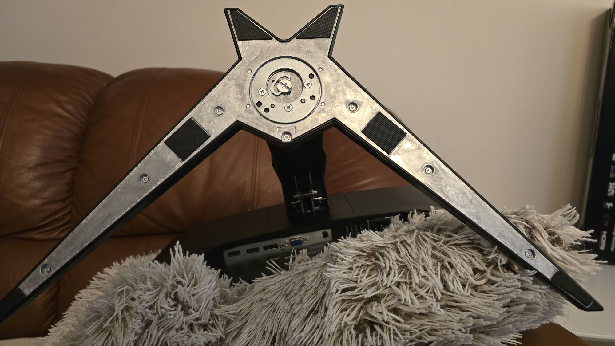 Monitor Gamingowy AOC 144Hz 24 cale Curved
