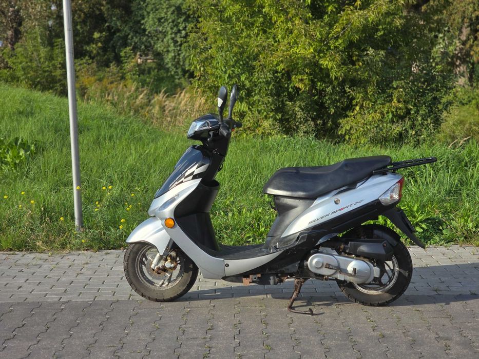 Skuter Peugeot V-clic 50 4t