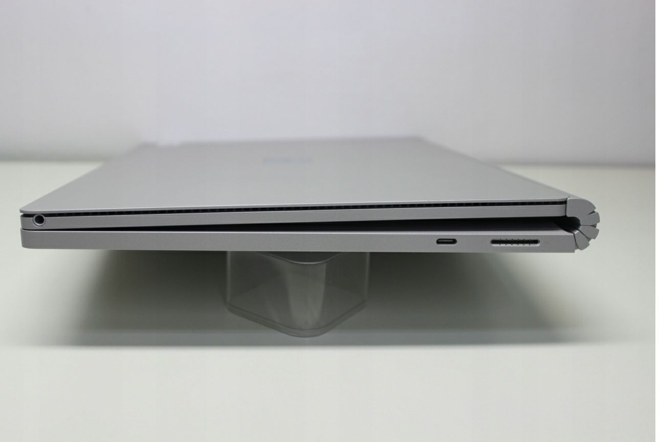 Microsoft Surface Book 2 (i7/gtx1050) 8/256 GB + Mouse + Pen+keyboard