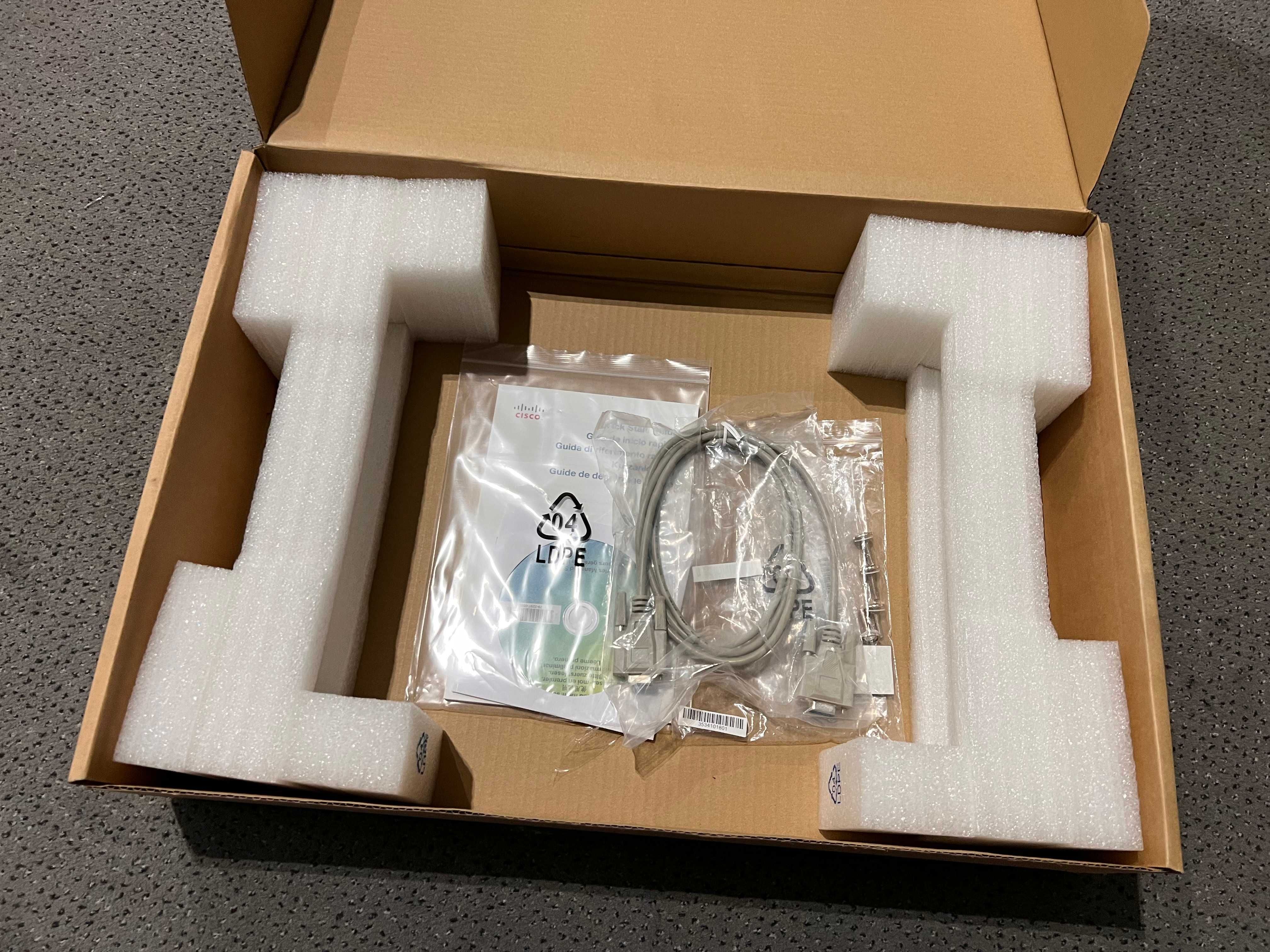 Gigabit Switch CISCO SG300-28 zarządzalny 19"