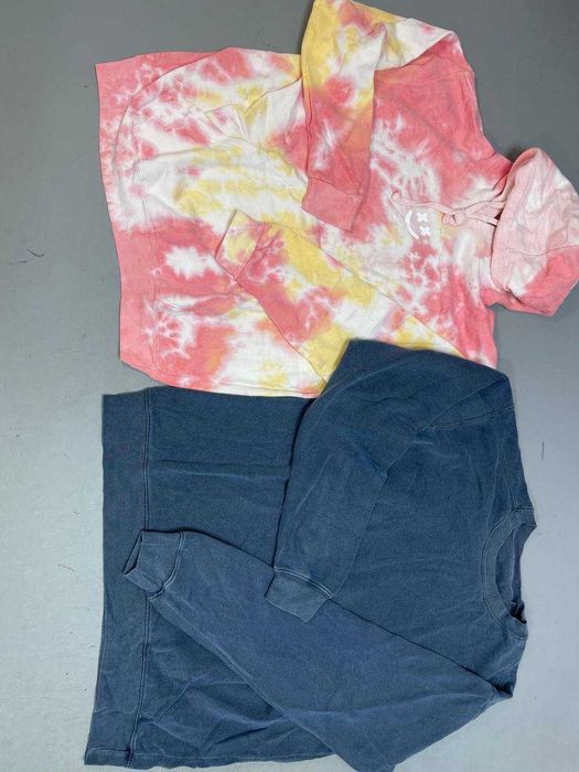 Світшоти, худі, кофти з капішоном сток