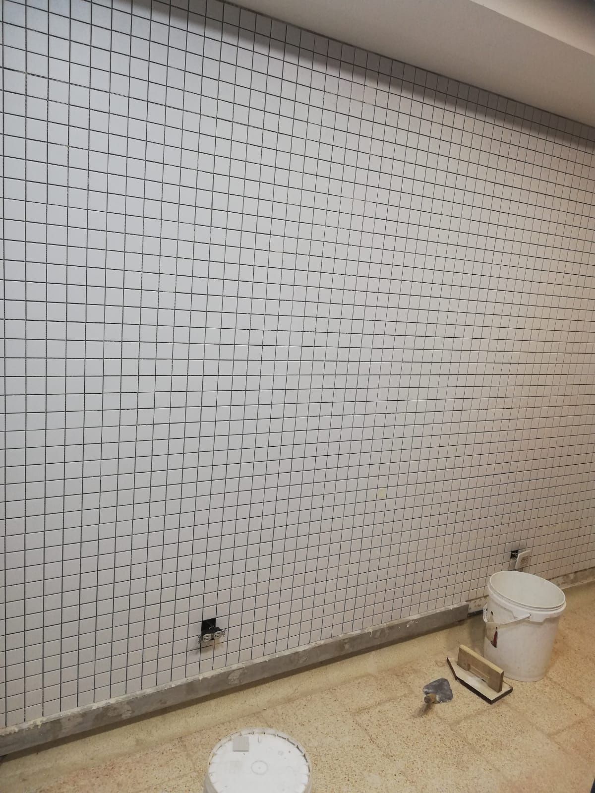 Ladrilhador profesional /cerâmica/porcelanato, Pladur e Pintura