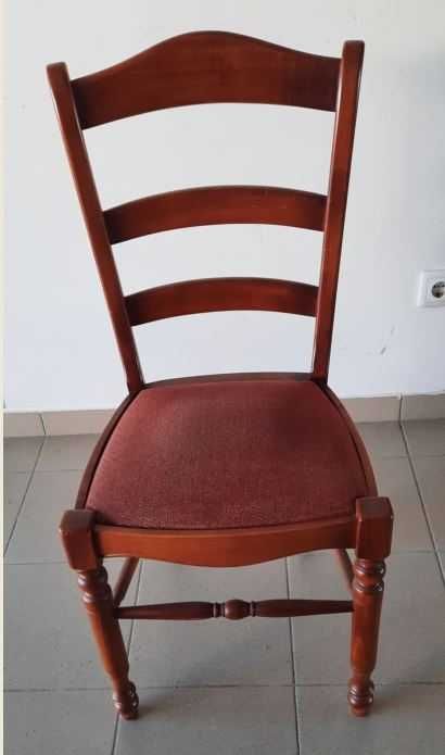 Cadeiras de madeira