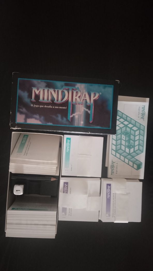 Jogo de Tabuleiro MindTrap – NOVO