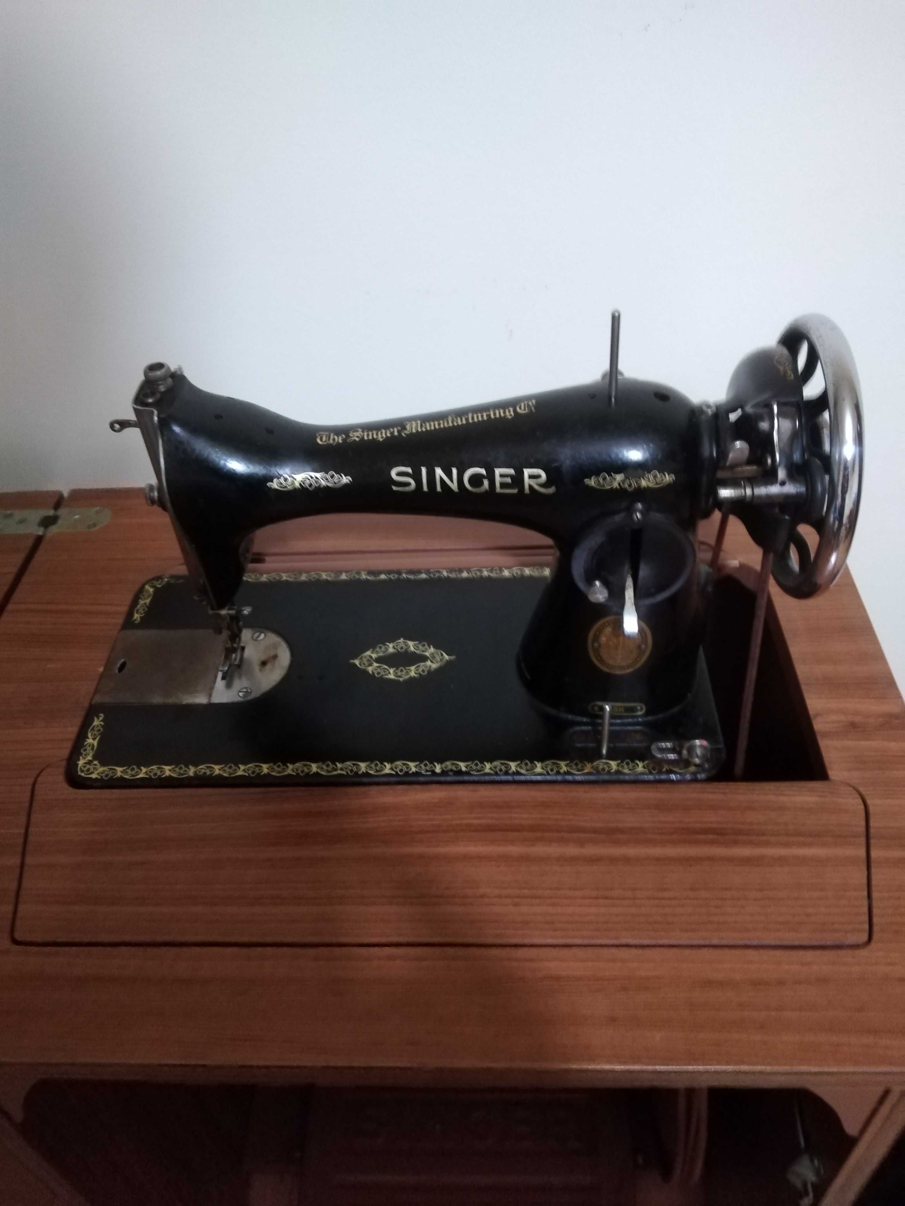 Maquina de costura singer com móvel