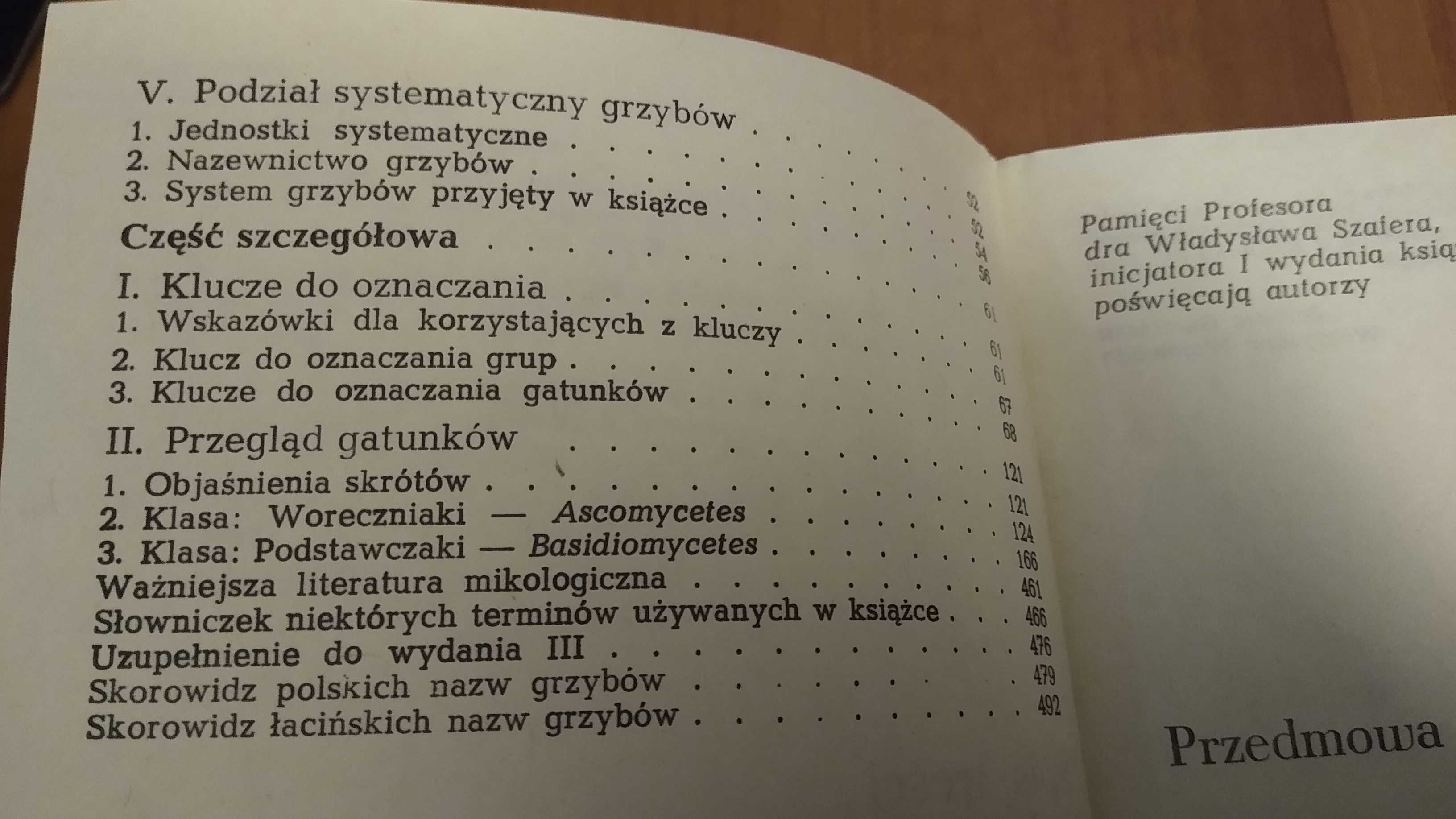 Grzyby i ich oznaczanie / Barbara Gumińska, Władysław Wojewoda
