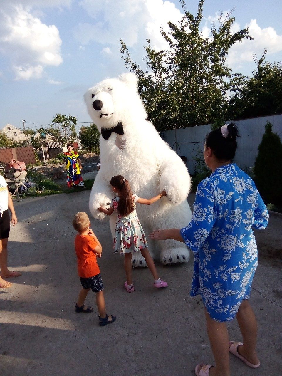 Весела Панда та Велетенський Ведмідь