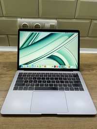 Apple MacBook Air 13' 2019 A1932 i5/8Gb RAM/256Gb SSD