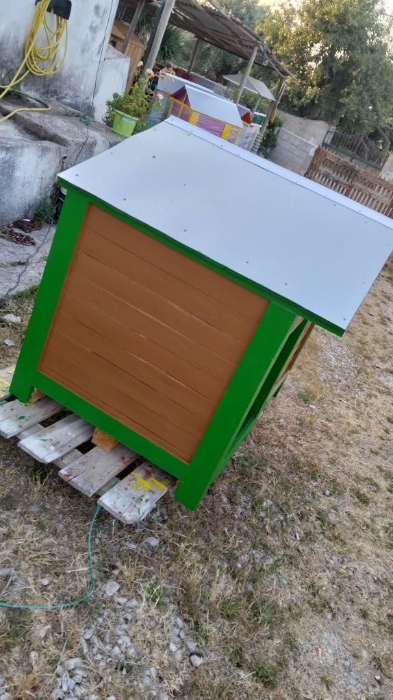Casota para cão de porte grande