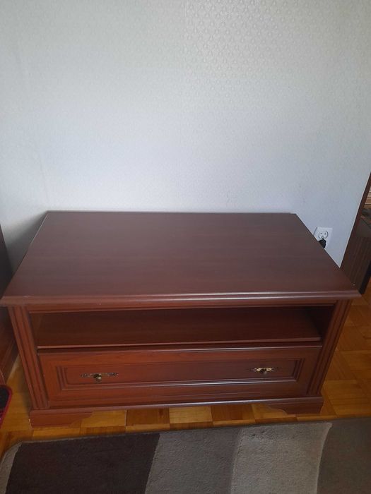 Szafka RTV klasyczna