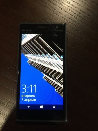 Телефон Microsoft Lumia 735