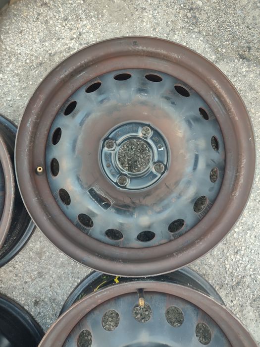 Komplet felg stalowych 15Cali 4x100 5.5 J et43 osadzenie 60