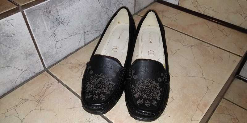 eleganckie czarne skórzane mokasyny  folk etno góralskie Vices 39