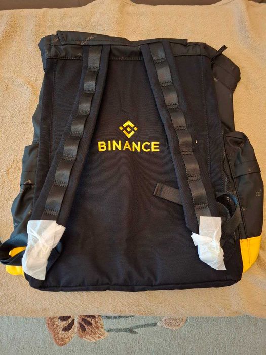 Фірмовий мерч Binance - рюкзак