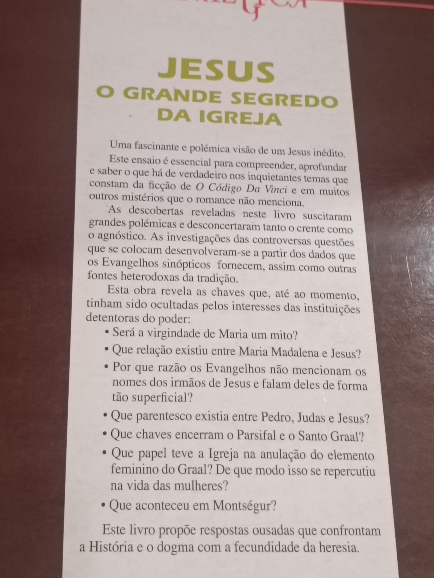Livro sobre Jesus.