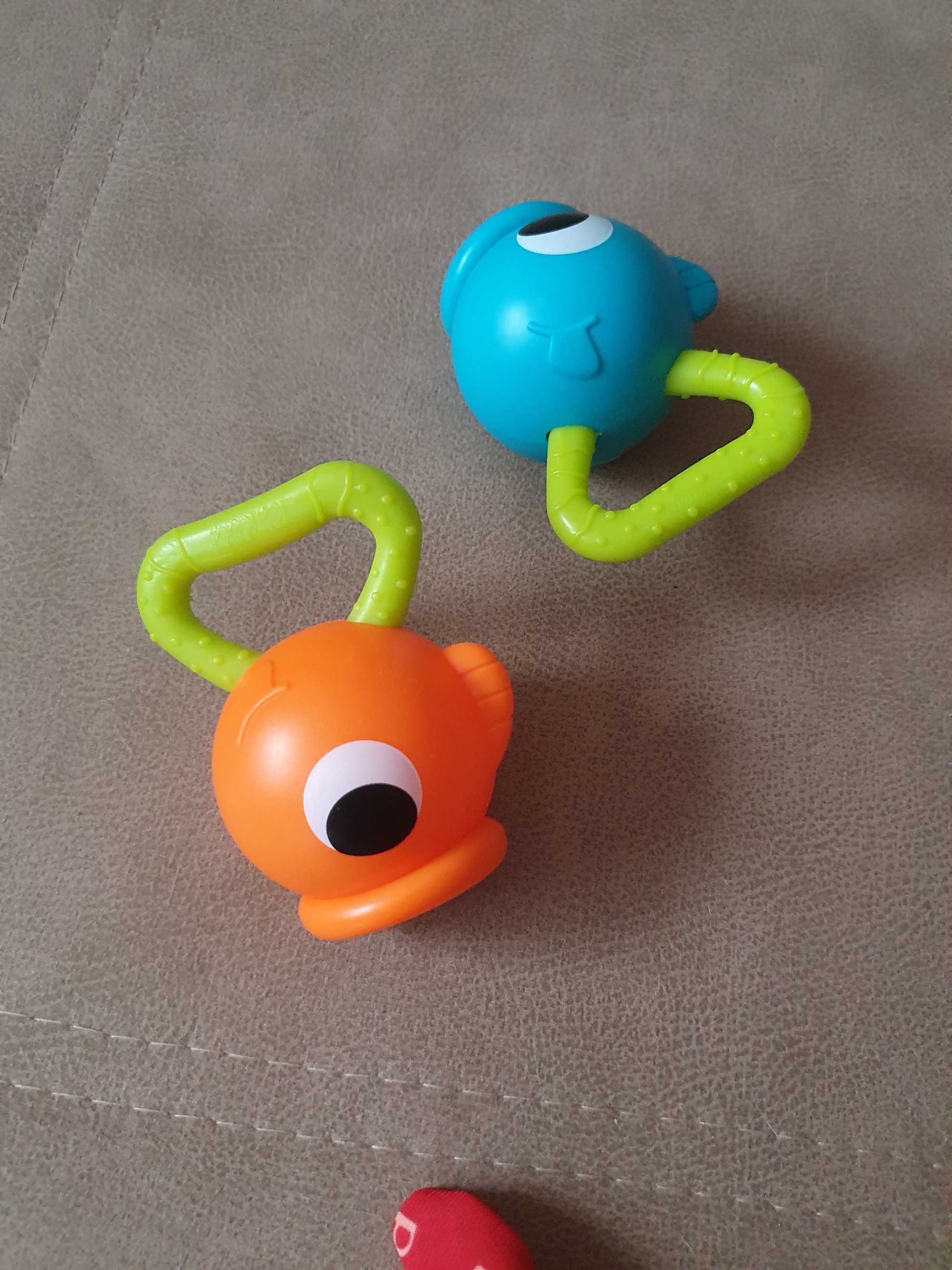 Іграшки прорізувачі, бряскальця, крутилки для дитини K`s Kids від 0М