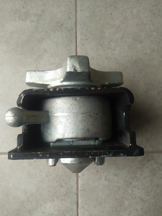 Замок-фитинг Твистлок резьбовой на Контейнер 3, 5, 6, 8, 20, 40 футов