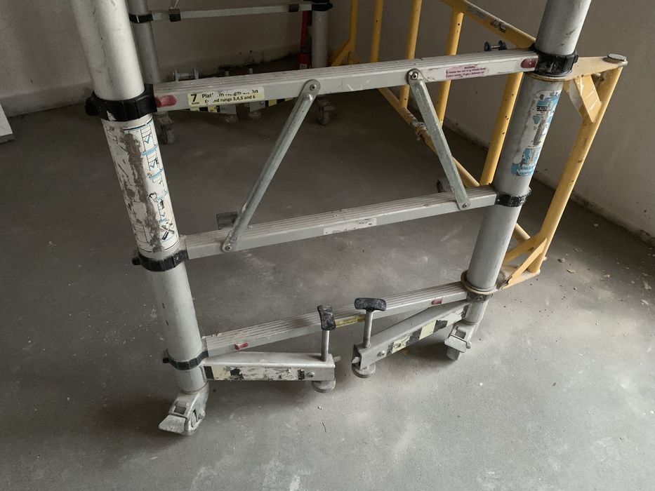 Rusztoranie teleskopowe aluminiowe składane regulowane 2m