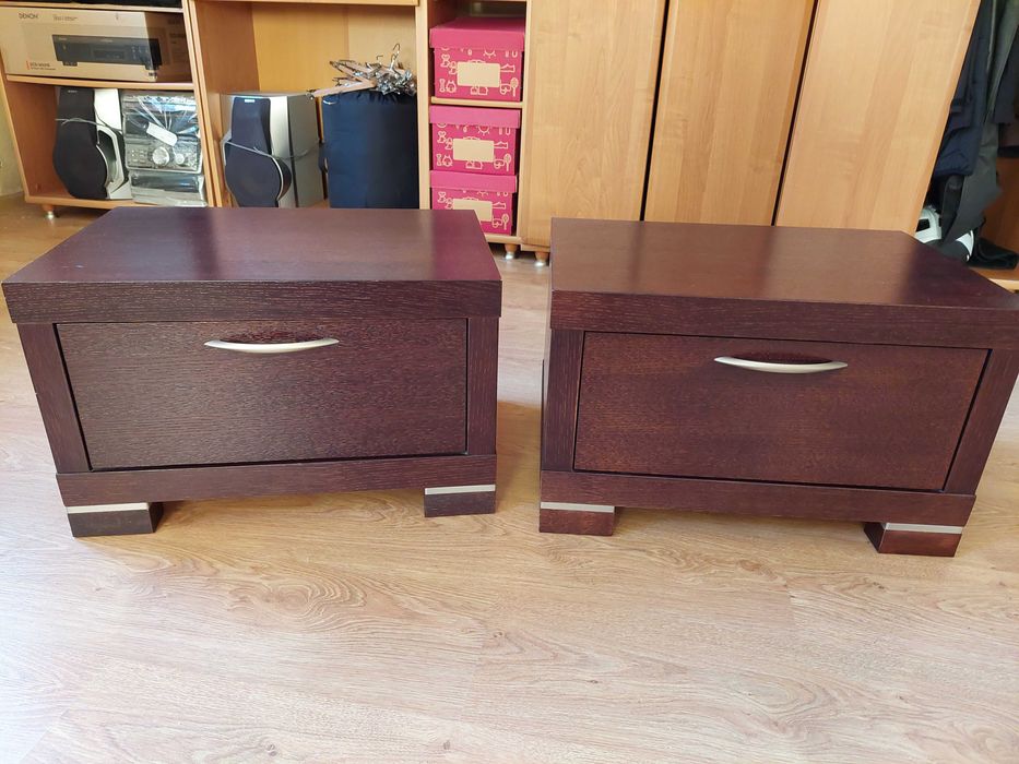 Stoliki nocne z litego drewna Paget Meble