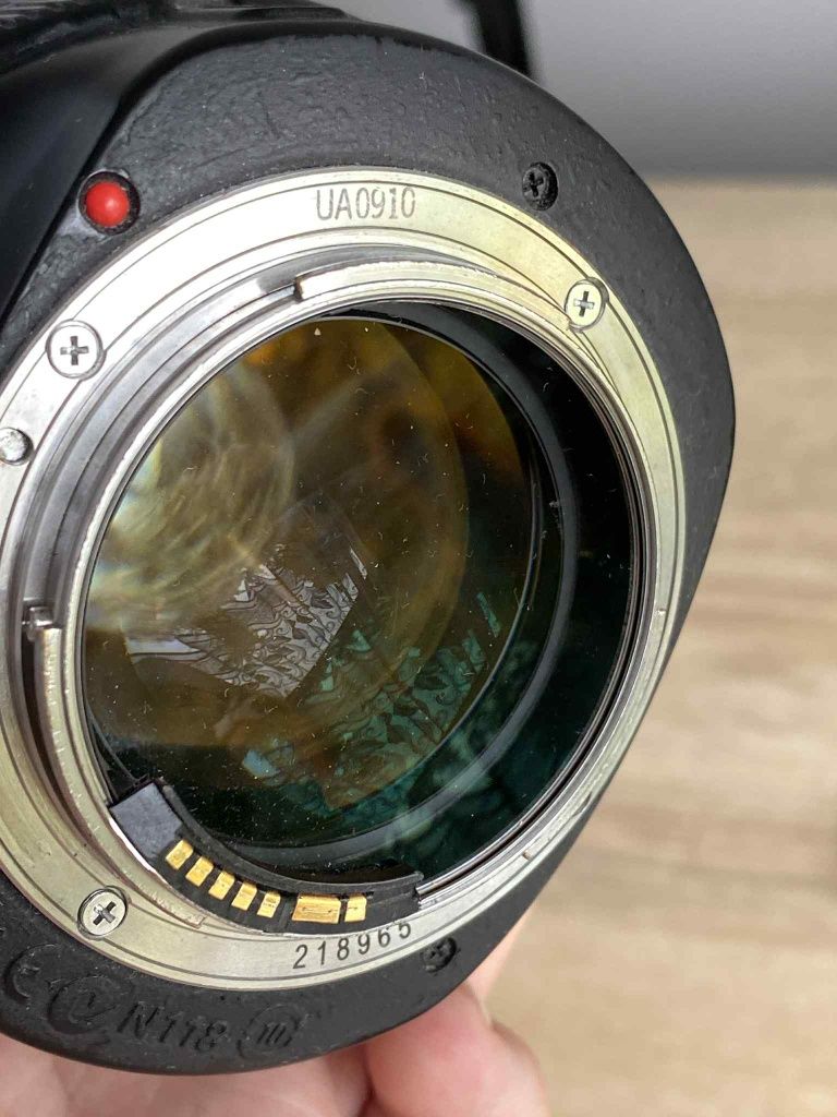Canon EF 85mm f/1.2 L II USM + osłona ES-79II + filtr