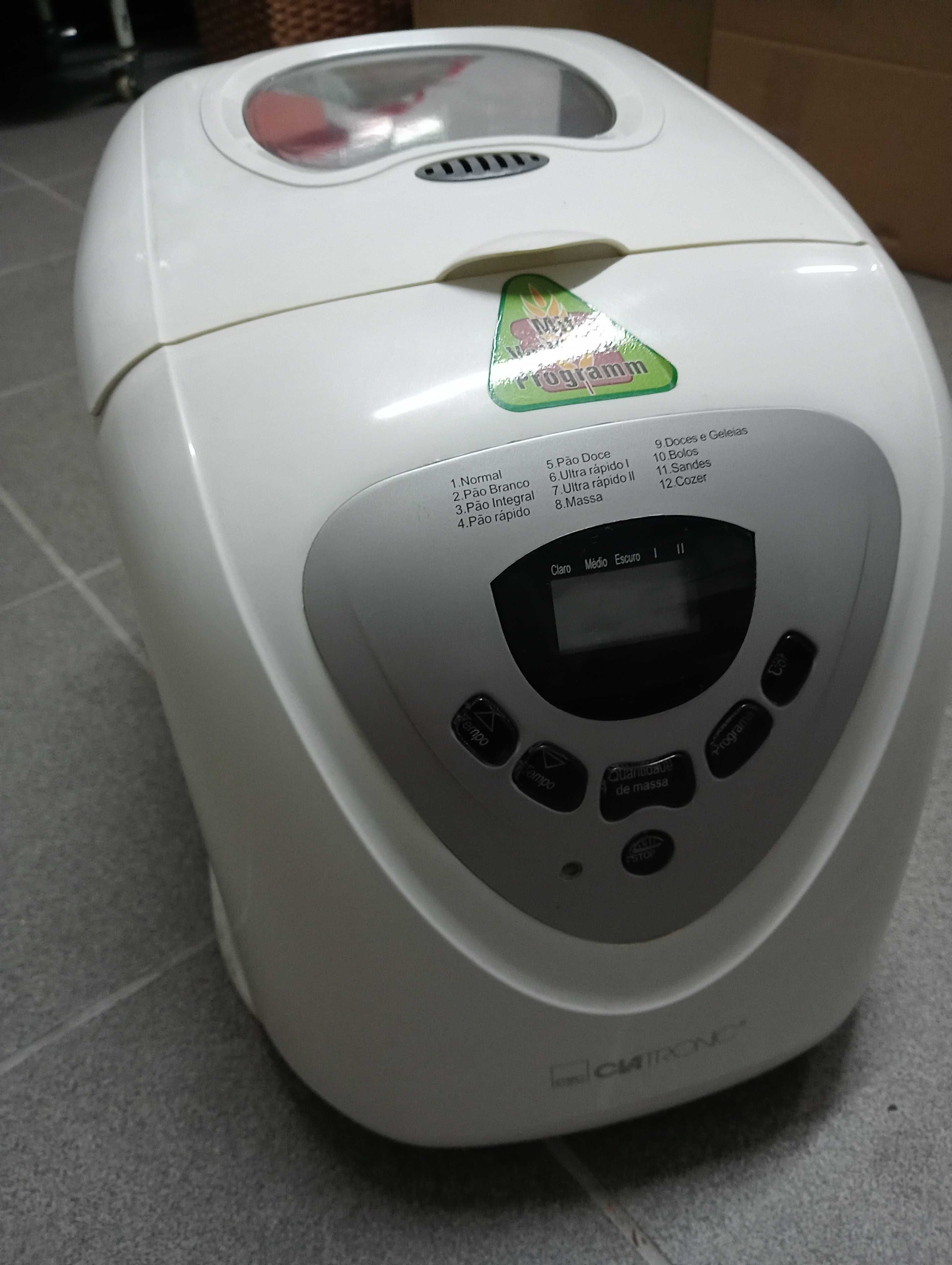Máquina de Fazer Pão Clatronic