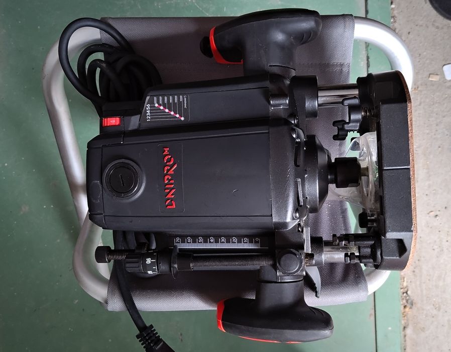 Фрезер Dnipro M ER 210 LX + набір фрез