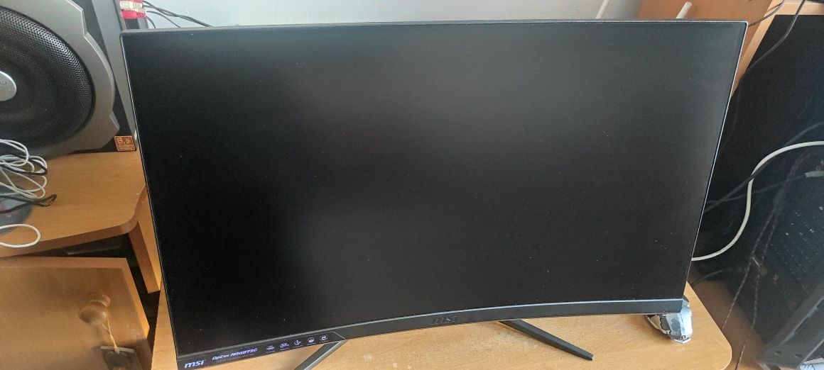 Вигнутий монітор 27 дюймовий з чистотою 144Hz і відкликом 1мс_ MSI