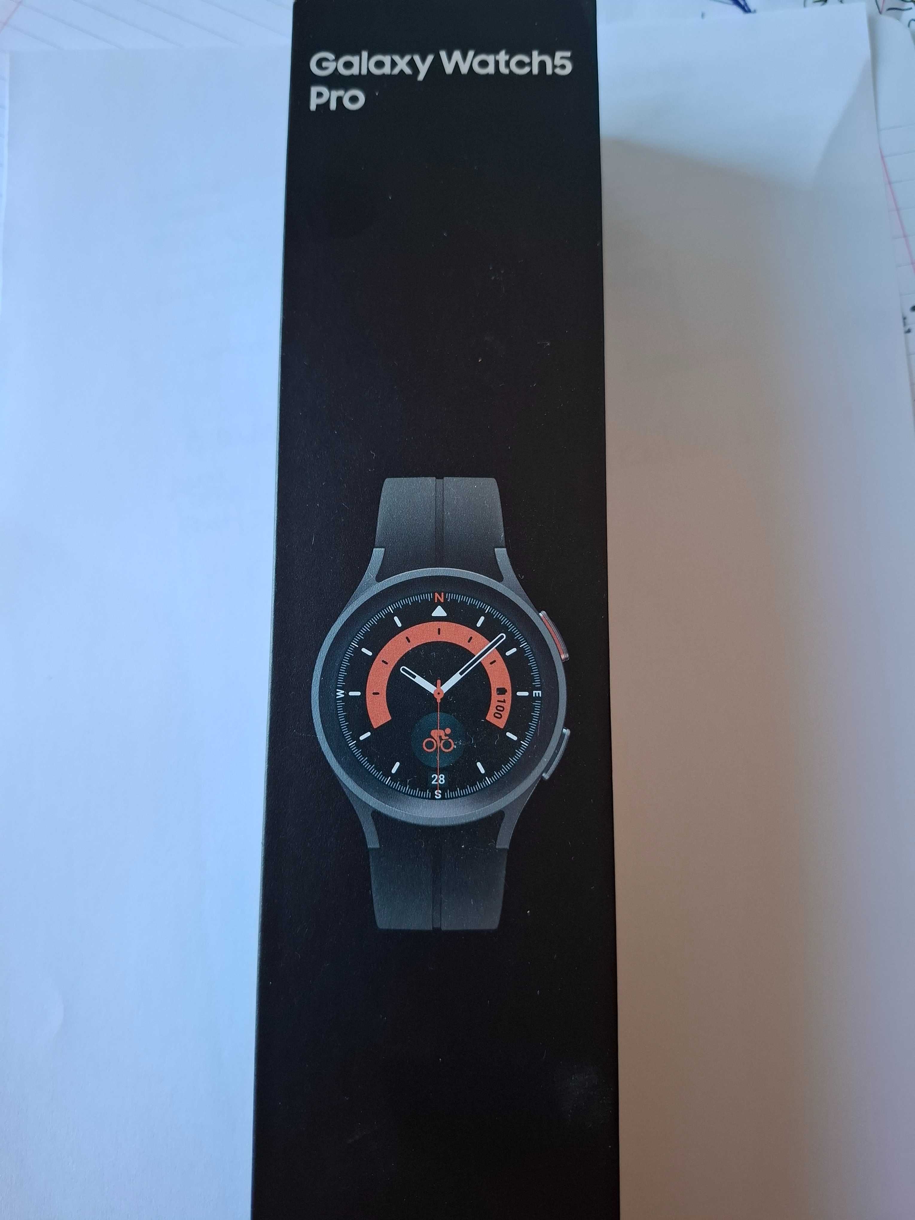 Relógio - Watch 5 Ultra Samsung pouco uso, com LTE