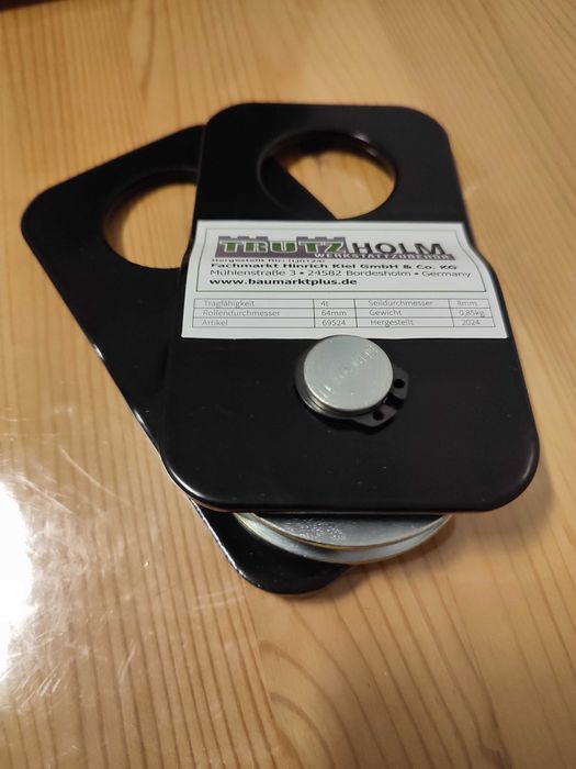 Vendo 3 roldanas novas.
